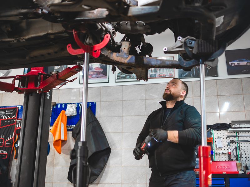 Motospec – stanowiska serwisowe i naprawy zawieszenia